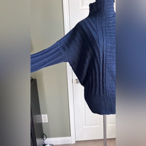 The Fifth Label women’s mockneck navy blue sweater. EUC size S - Picture 7 of 11